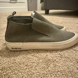 SeaVees Women’s 8.5 Suede Sneakers with Cushioned Comfort